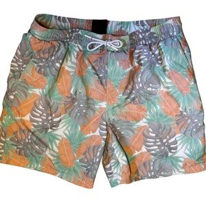 Leaf Pattern Men's Athletic Shorts